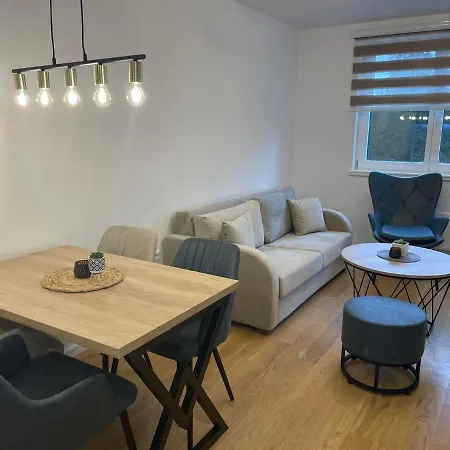 V5 * Τζαχορίνα