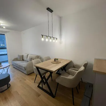 Apartmán V5 *