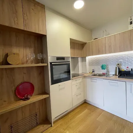 V5 Τζαχορίνα