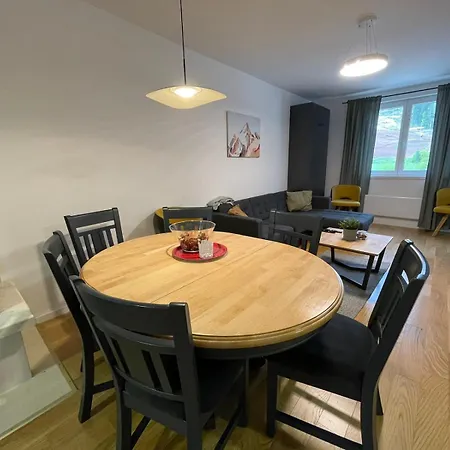 V5 Διαμέρισμα Τζαχορίνα