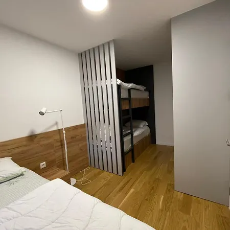 Apartmán V5 *