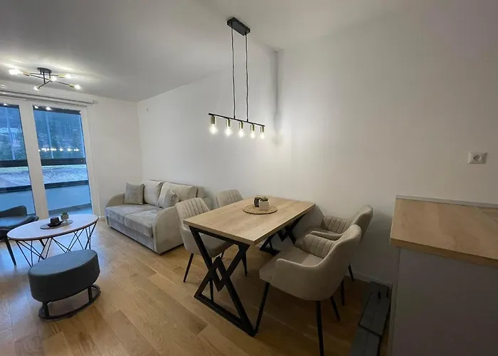Apartment V5 *
